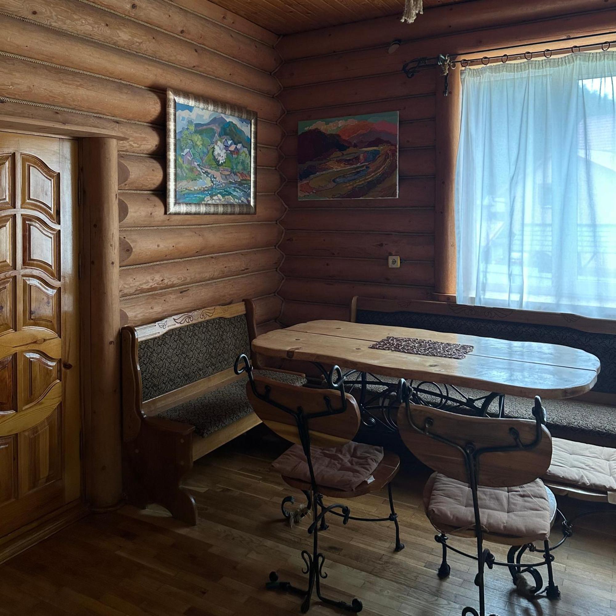 Будинок Художника Synevyrsʼka Polyana Chambre photo